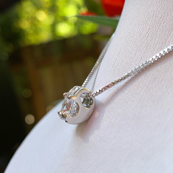 🌟 Sterling Silver 925 CZ Necklace - Picture 3 of 5